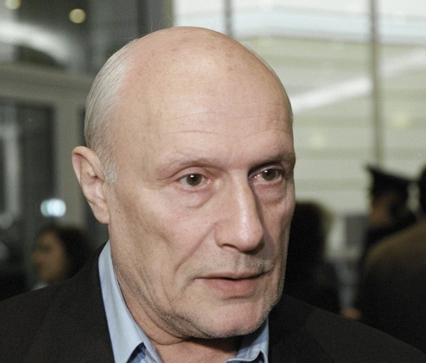 <p><b>Александр Пороховщиков</b><br>(1939-2012)<br>актер<br>Знаменитый актер, ушедший из жизни в этом году, работал в Театре им. Пушкина,
много снимался в кино: “Свой среди чужих, чужой среди своих”, “Звезда
пленительного счастья”, “Ворошиловский стре