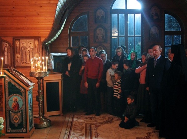Президент РФ В.Путин на Рождественском богослужении в Сочи