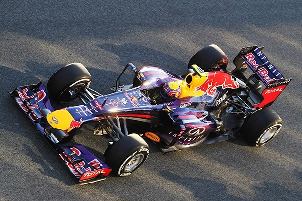 Марк Уэббер на первых тестах red bull rb9