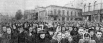 Жители Риги собрались на траурный митинг в момент похорон Иосифа Сталина.
