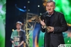 Сценарист Юрий Арабов, получивший премию "Ника" за сценарий к фильмам "Фауст" и "Орда", на церемонии награждения.