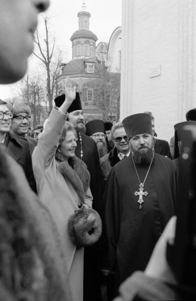 Преммьер-министр Великобритании Маргарет Тэтчер во время своего официального визита в СССР совершила поездку в подмосковный город Загорск, где посетила Троице-Сериеву лавру 1987