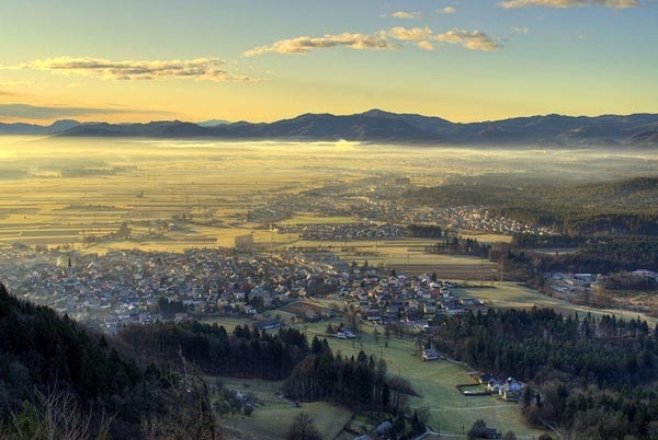 6. Вид на город Крань с горы Smarjetna gora, Словения. (Фото Mihael Grmek):