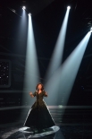 Певица Анита Цой (в роли Тамары Гвердцители) во время съемок передачи "Один в один" на Первом канале