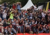 Фотографы снимают гостей 35-го Московского Международного кинофестиваля