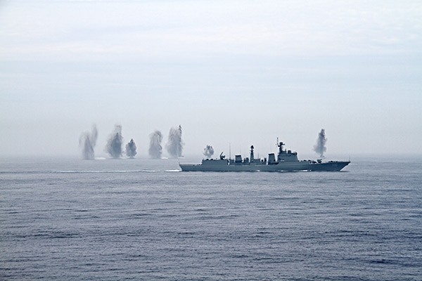 Были проведены стрельбы по различным видам как надводных, так и воздушных целей.