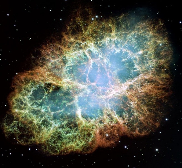 Крабовидная туманность является остатками сверхновой, взрыв которой наблюдался, согласно записям арабских и китайских астрономов, 4 июля 1054 года. Вспышка была видна на протяжении 23 дней невооружённым глазом даже в дневное время.  В центре туманности на
