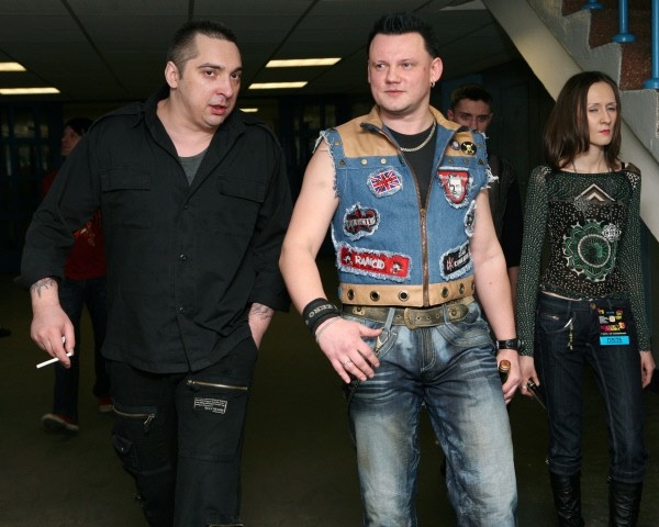 Дискография группы насчитывает 12 студийных альбомов. В 2004 году вышел дебютный сольный альбом Михаила Горшенёва - «Я алкоголик анархист».