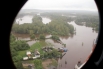Вид затопленных территорий из иллюминатора вертолета МЧС.