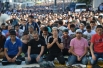 Мусульмане во время празднования Ураза-байрама у Соборной мечети в Москве.