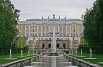К середине 20-х годов 18 века были разбиты регулярные Верхний сад (15 га) и Нижний парк (102,5 га), построен Большой дворец - и собственно создана система фонтанов.