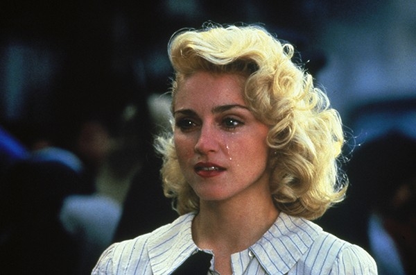 В фильме «Шанхайский сюрприз» (1986) Мадонна поменяла имидж и впервые предстала в голливудском образе соблазнительной голубоглазой блондинки.