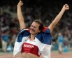 Свой первый мировой рекорд в 4,82 метра она установила в 2003 году на соревнованиях в Гейтсхеде (Англия).