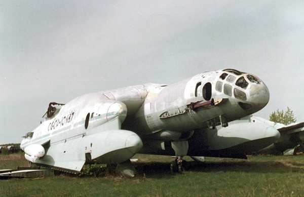 ВВА-14 (Вертикально-взлетающая амфибия, модификация: экранолёт 14М1П) — экспериментальный советский аппарат (гидросамолёт, бомбардировщик и торпедоносец) конструкции Роберта Бартини, советского авиаконструктора итальянского происхождения. Создавался как а