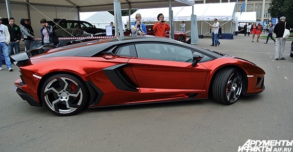Совершенство этого Lamborghini Avendator LP 700-4 достигло своего апофеоза в тюнинговом ателье Mansory, одним из достижений которого стало увеличение мощности до 754 л.с.