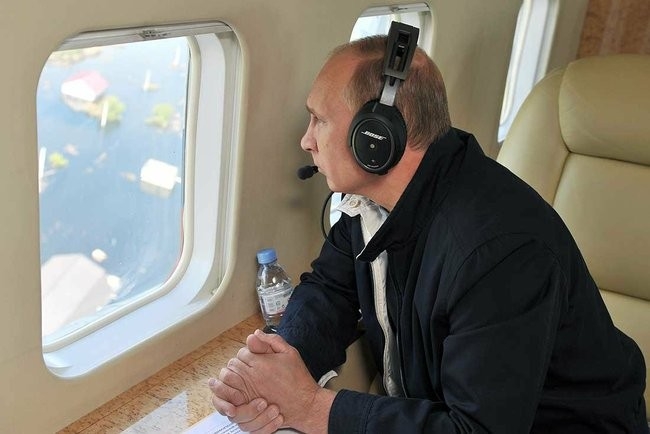 Глава государства осмотрел с воздуха пострадавшие районы.