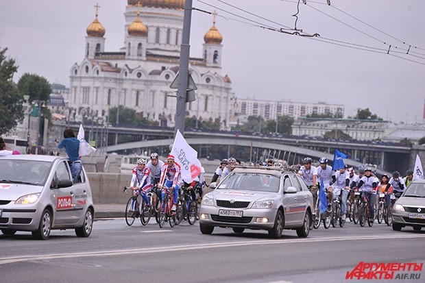 В нем приняли участие 200 велосипедистов не только из России, но и из зарубежа.