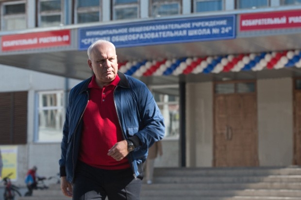 На выборах главы Хакасии с результатом 63,76% победу одержал временно исполняющий обязанности главы региона Виктор Зимин. Представитель партии ЛДПР Виктор Соболев, набрав 10,05% голосов, показал второй результат.