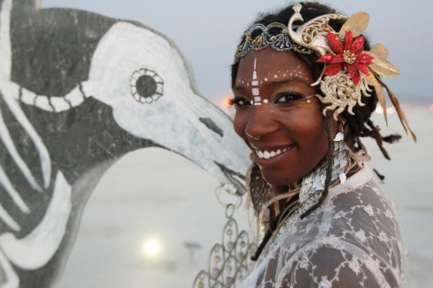 Для других Burning Man - возможность принять участие в костюмированных программах и устроить показ найденных образов.