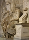 Над этой статуей Микеланджело работал около двух лет — композиция из мрамора достигает в высоту 235 сантиметров. Согласно первоначальному замыслу, скульптура должна была представлять собой фрагмент гробницы Юлия II, однако завершить остальные её элементы 