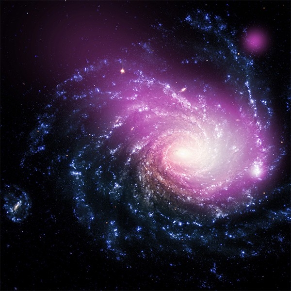 Спиральная галактика NGC 1232. Расположена в созвездии Эридан, открыта Уильямом Гершелем в 1784 году. Около 60 миллионов световых лет от Земли. Фото сделано телескопом «Чандра».