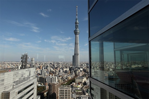 Небесное дерево Токио (634 м). В 2012 году была достроена телевизионная башня в округе Сумида, Токио - самая высокая из действующих телебашен. Название башни было выбрано на конкурсе, проходившем весной 2008 года. Первоначально строительство должно было б