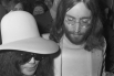 Джон Леннон женился на художнице-авангардистке Йоко Оно в марте 1969 года, через пять месяцев после развода со своей первой женой Синтией. Об этой женитьбе Леннон записал песню «Баллада Джона и Йоко» («The Ballad of John and Yoko»), в которой на басу и уд