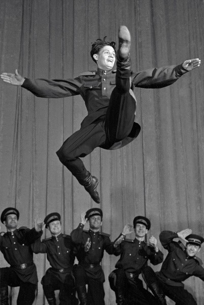 Выступление Ансамбля песни и пляски Советской Армии им. Александра Александрова. 1965 год.