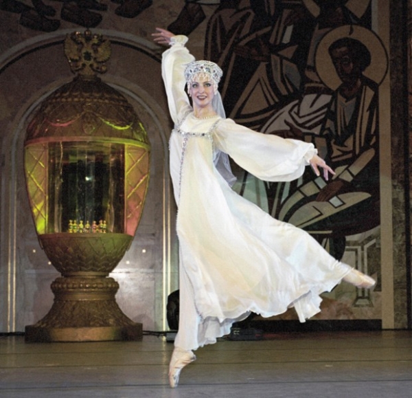 Илзе Лиепа в 2003 году стала первой балериной после Майи Плисецкой, исполнившей партию Кармен в балете «Кармен-сюита». Балет прошёл на Новой сцене Большого театра.