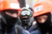 Первые митинги на площади Майдан в Киеве носили достаточно мирный характер, тем не менее, с первых же дней протестов вокруг были сосредоточены силы правоохранительных органов.
