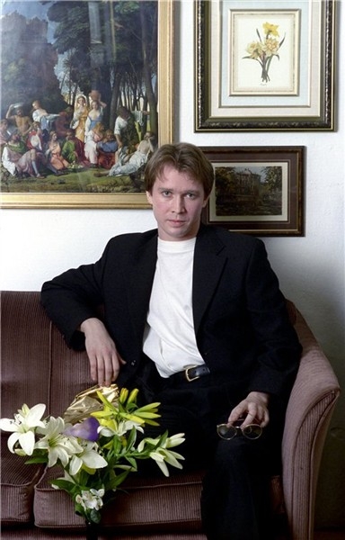 1996 год – Евгений Миронов в возрасте 30 лет.
