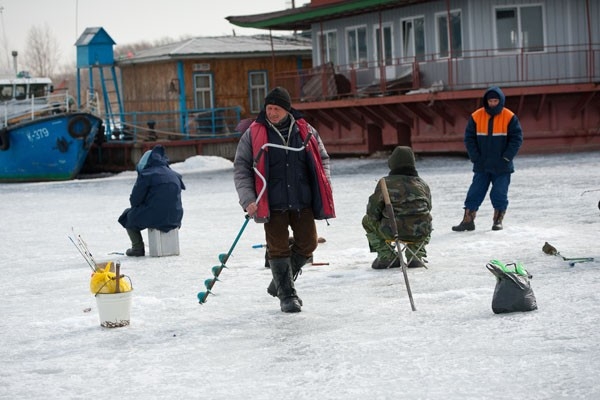 Зимняя рыбалка продолжается