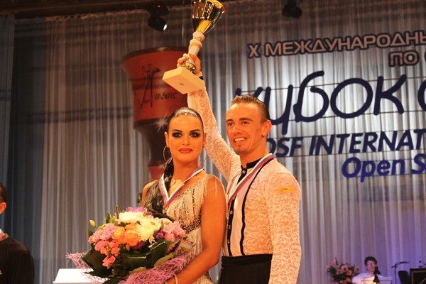 Артем Лазарев и Екатерина Сакович взяли первое место в латиноамериканской программе