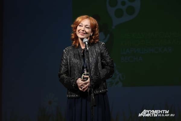 Киноактеры приучали волгоградцев к семейным фильмам