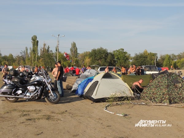 Палаточный лагерь