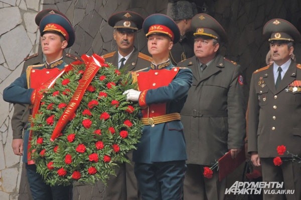 Идет смена Почетного караула