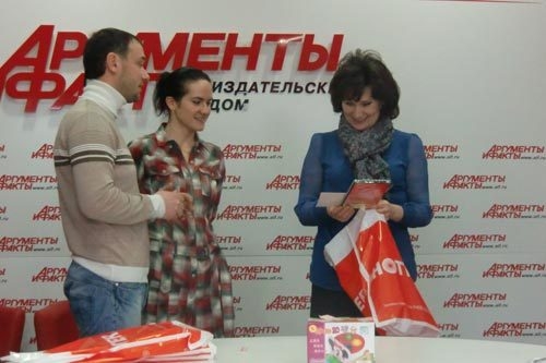 От компании "Хоттер" приз отправится Савельеву Льву.
