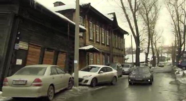 Добраться к Дому Шубиных можно со стороны ул. Тимирязева (ост. Ленина)