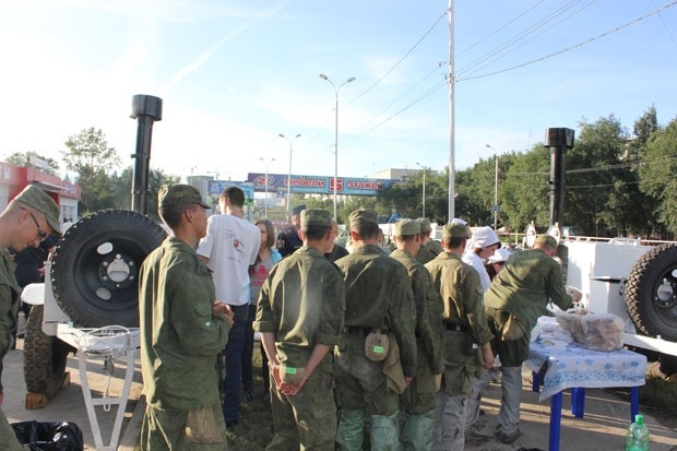 Для волонтеров и всех, кто нуждается в горячей пище в Хабаровске работает 4 полевые кухни.