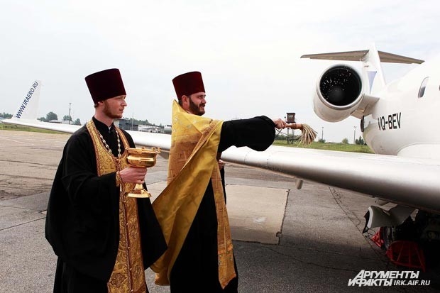 В рамках события два самолета были освещены и получили имена "Благоверный Князь Дмитрий Донской" и "Георгий Победоносец",