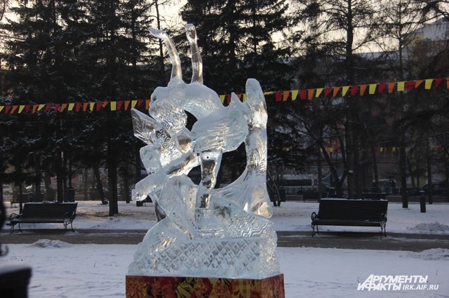 А вот и ледяная фигуристка.