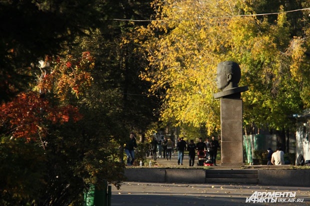 Вид на памятник Юрию Гагарину