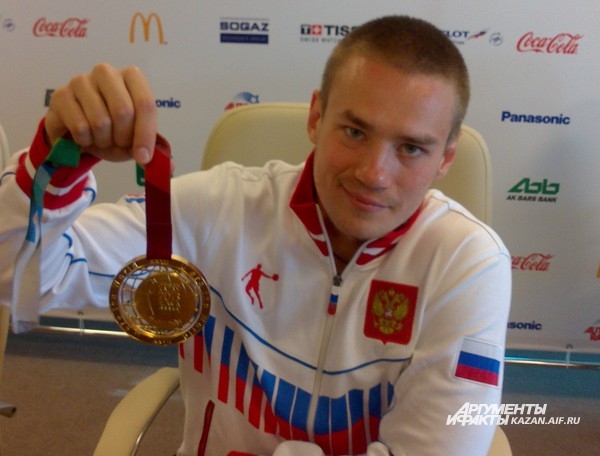 <a href="http://www.kazan.aif.ru/sport/article/37136" target="_blank">Первое золото Универсиады </a> для России завоевал прыгун в воду Сергей Кузнецов, серебряный призер Олимпиады в Лондоне. - Никто не говорил, что за плохие результаты будут расстреливать