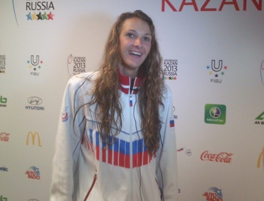 Яна Мартынова <a href="http://www.kazan.aif.ru/sport/article/37237 " target="_blank">победила на дистанции 400 метров</a> комплексным стилем. Мэр Казани Ильсур Метшин на одной из встреч со спортсменами сказал, что в случае успешного выступления поможет Я