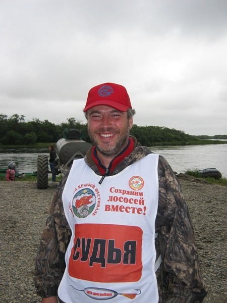 Главный судья соревнований – председатель федерации рыболовного спорта Камчатского края Андрей Пятко