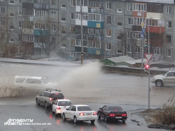 Улицы города превратились в реки