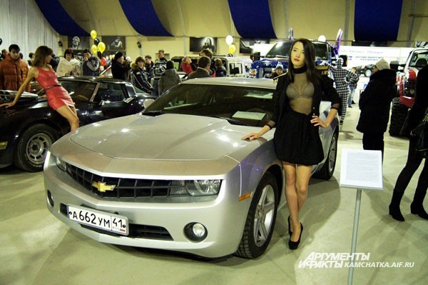 Chevrolet Camaro точно как из фильма «Трансформеры», только серебристая