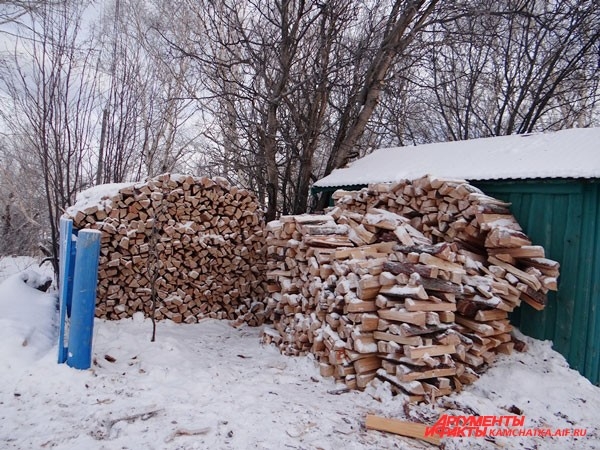 Без вязанки дров и зима — не зима
