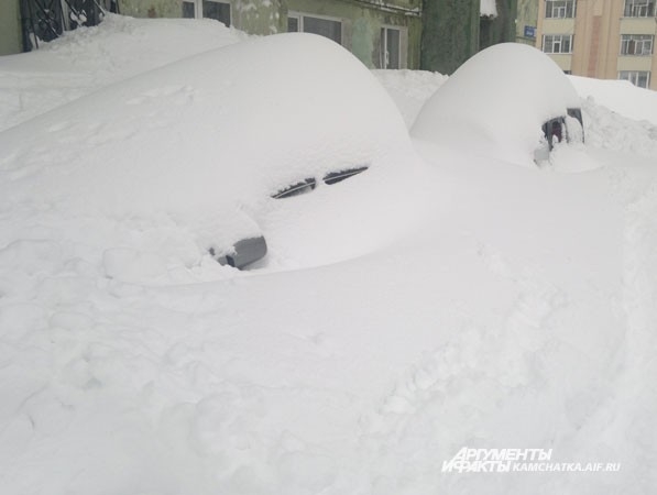 Снежные холмики