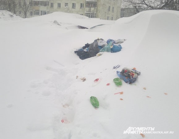 Раньше здесь были мусорные бачки